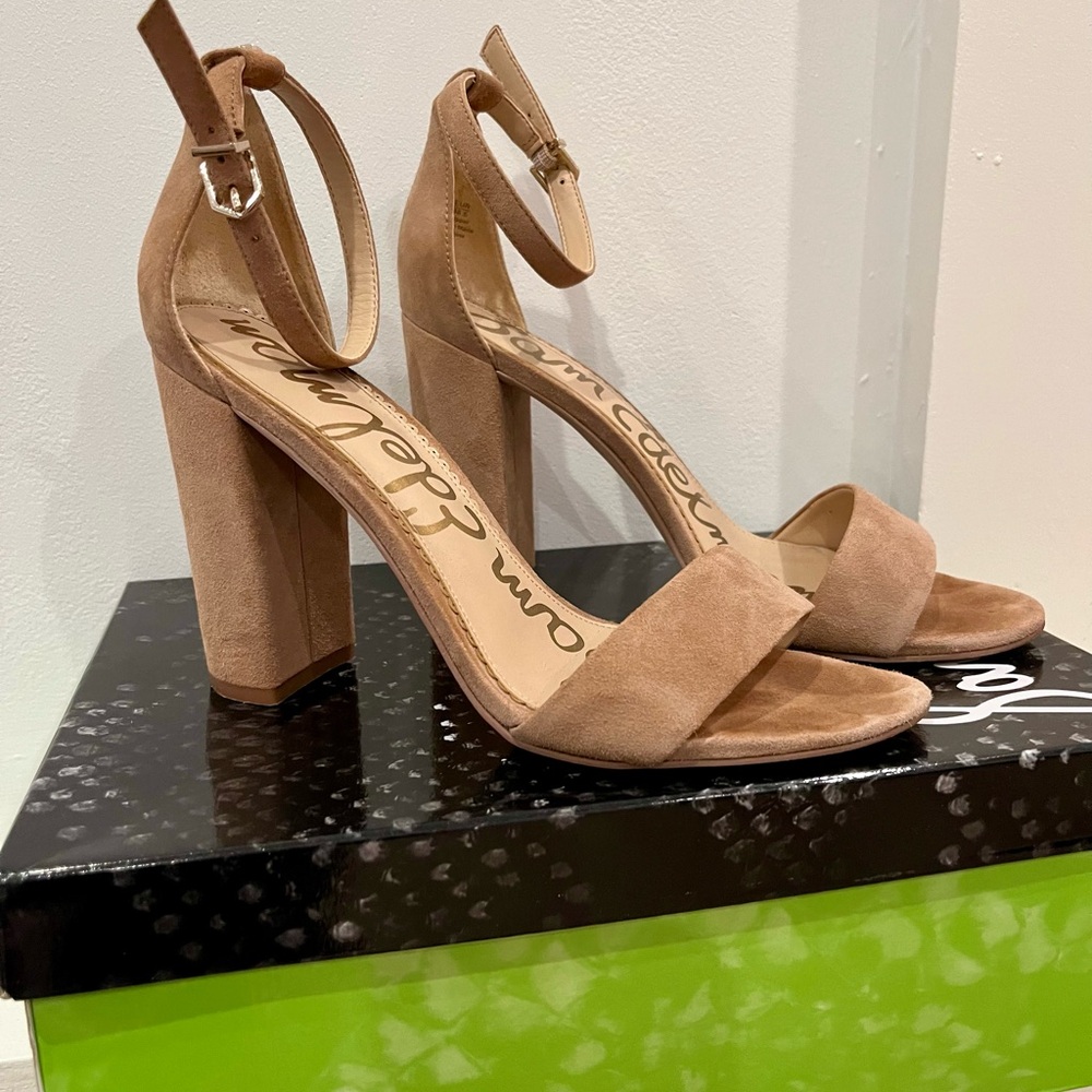 Sam Edelman Yaro Sandal in Nude Suede